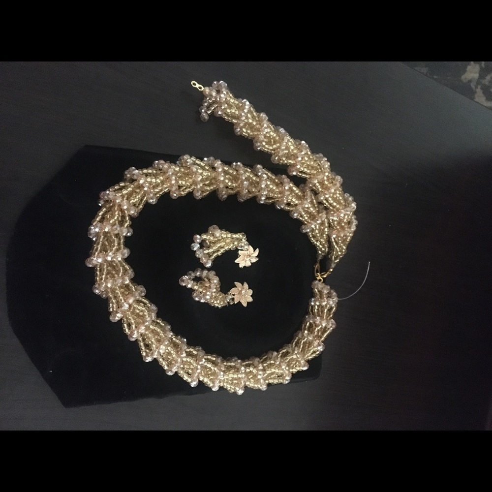 African necklace, earrings and bracelet